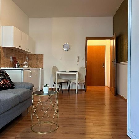 De Luxe 4 May Plaza Bratislava Dış mekan fotoğraf