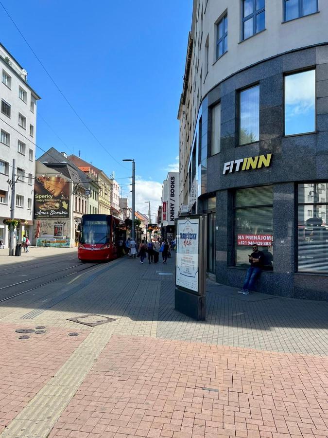 De Luxe 4 May Plaza Bratislava Dış mekan fotoğraf