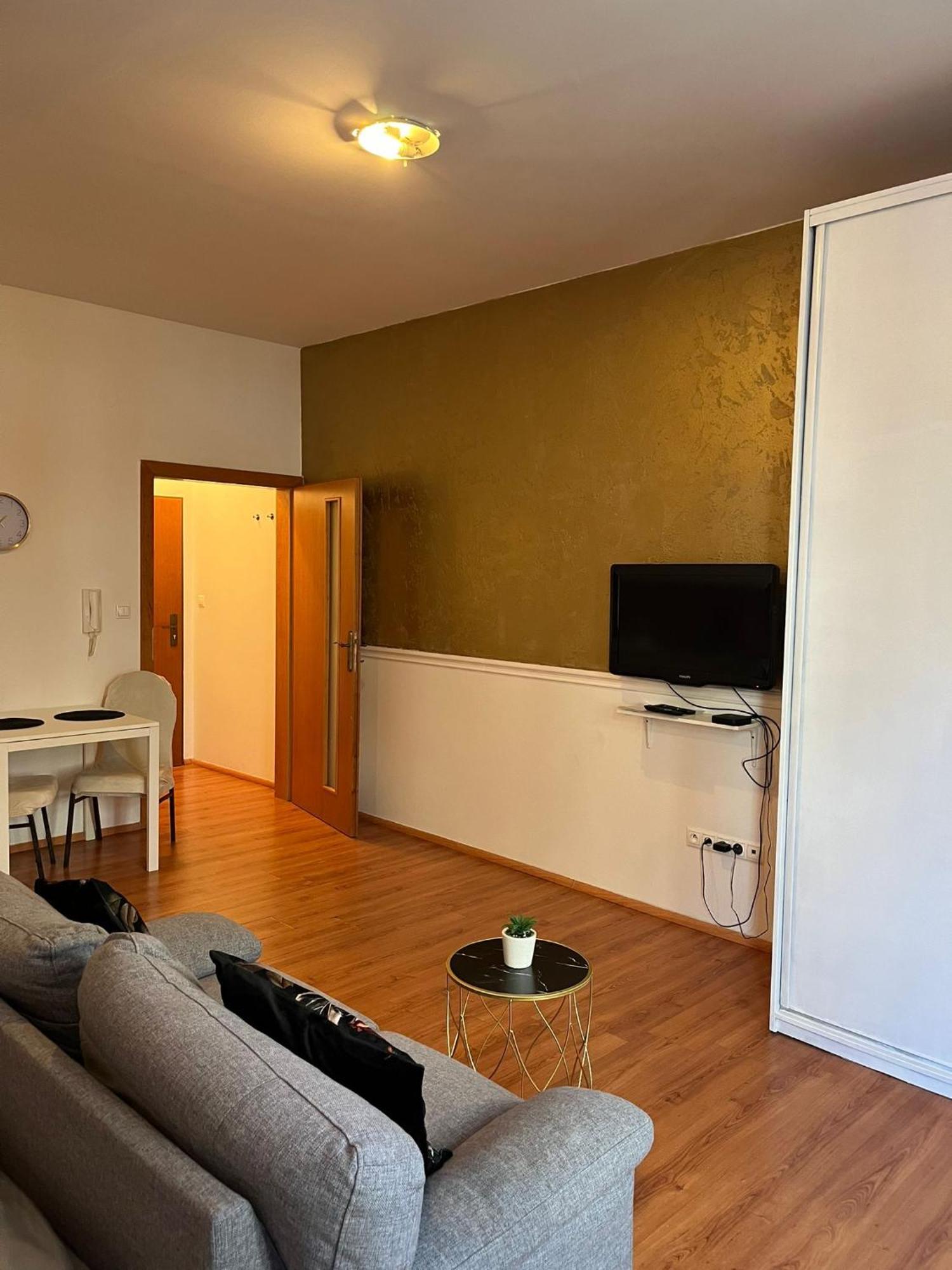 De Luxe 4 May Plaza Bratislava Dış mekan fotoğraf